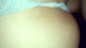 mamita pone musica relajante para dormir y yo la despierto con la pija adentro y la lleno de leche al final 😴🍆💦