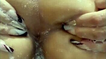 Behind scenes of threesome with anal shower tutorial