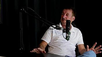 O cu � uma fruta gostosa gosta de bater assistiu o filme da filha o neto poderia trabalhar de outras maneiras e o fetiche e a loucura - carlos urach watch on sheer red