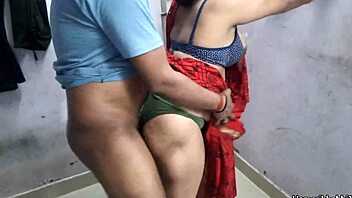 Red saree aunti poses in bold, daring style