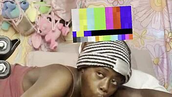 Casual sex on the couch with ebony caribbean midget