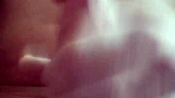 睡梦中用力射精，大鸡巴外露