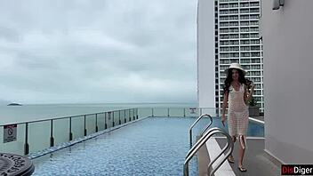 Gorgeous Spanish Blanca Tries Russian Cock on Vacation