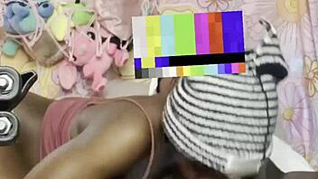 Casual sex on the couch with ebony caribbean midget