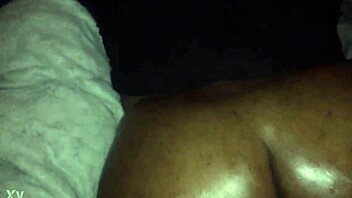 Chocolate BBW shakes her big fat ass.