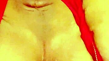 Shemale Shows Off Her Wide Open Playground