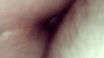 Peruvian babe takes it in the ass 😏