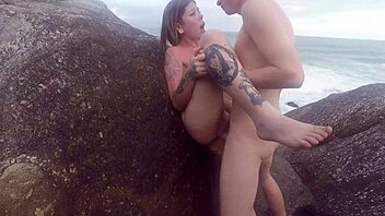 i'm beggin for cum from that gifted young man on the floripa beach