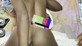 Casual sex on the couch with ebony caribbean midget