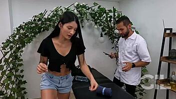 Masajista Wants HAPPY ENDING With BIG DICK Part 1 - Salome Gil