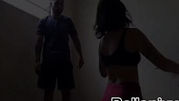 Bellanixx asked neighbor for help fixing bedroom window, he ended up helping in other ways