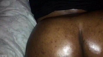 Chocolate BBW shakes her big fat ass.