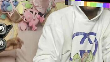 Casual sex on the couch with ebony caribbean midget