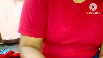 Priya bhabhi moanin in Hindi with her uncle