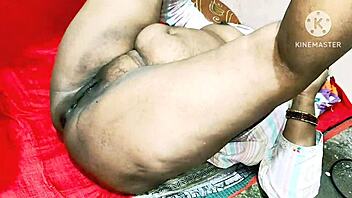 Desi Bhabhi Interacts with Neighbors Casually