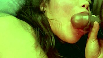 hey boss, wanna see filipina maid serve with mouth and hairy pussy?