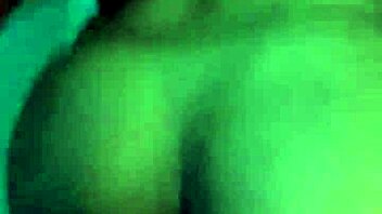 Latinka Katalina razkazuje seksi veliko rit in joške v novem