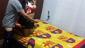 Encontre a mi madrastra grabandose eroticamente en mi departamento luego me pidio ayuda para completar el video porno real casero 1!