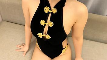 Beautiful Huge Tits Woman Auto-Rides Juicy Pussy To Suck Cum