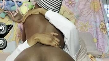 Casual sex on the couch with ebony caribbean midget