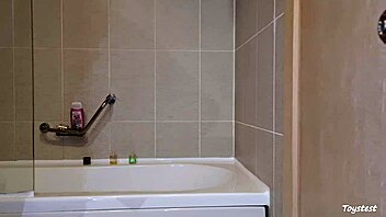 Yo, cheating wife gets rough sex and fisting in bathroom service!