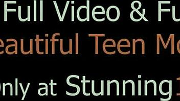 Brunett 18+ hora runkar i badet vill du joina?