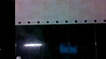 Hot Webcam Model Bathing in Wet Shower Show!