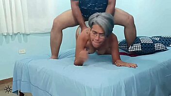 My stepbrother fucks me when my parents are not at home - porn in spanish