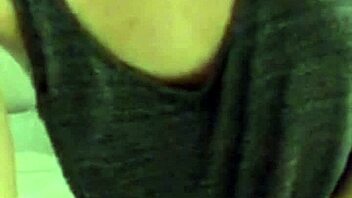 periscope girl touches herself!