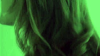 Bootylicious European Babe Suggestively Rides Monster Cock in Glamorous Cowgirl Position