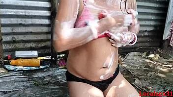 Horny Indian Couple Fucks In Bathroom!