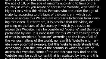 Japanese beauty shocks with huge sexy butt! 😍