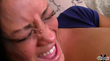 Fantastic Maxine X: BBW with Glasses Spreading Wet Pussy for Cum