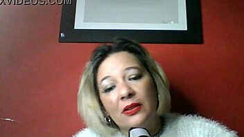 hey, lola is talking some dirty erotic things here, what do you think she's saying? kkkkk