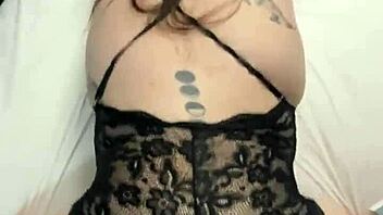 Fucking Sexy Latina Pussy With Finger In Big Ass