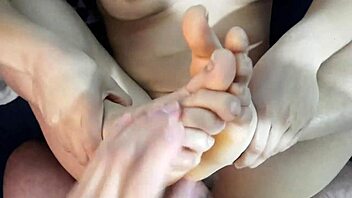 divine pussy and legs of this big ass girl