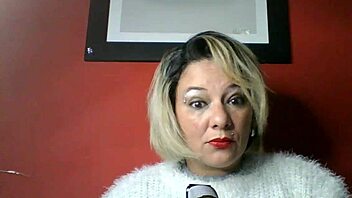 hey, lola is talking some dirty erotic things here, what do you think she's saying? kkkkk