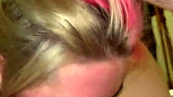 Blowjob close up sloppy split