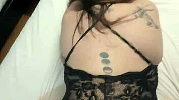 Fucking Sexy Latina Pussy With Finger In Big Ass