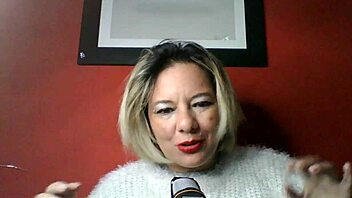 hey, lola is talking some dirty erotic things here, what do you think she's saying? kkkkk