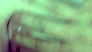 my wife squirting as i toy with her pussy 😍