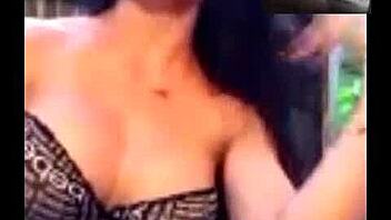 Crossdressing Guy Masturbates with Intense Strokes!