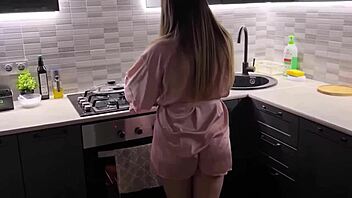 Honey, are you going to have dinner with me tonight?