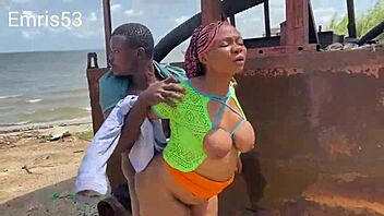 Hot Fuck On The Beach Turns Rough With Squirting