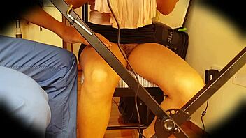 Colombian secretary in skirt, no panties, gets sensual voyeur attention