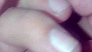 my wife squirting as i toy with her pussy 😍