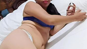 Quiero follarme a un rico chico y sentarme en su polla apretarselo con mi culo grande