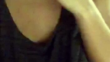 periscope girl touches herself!