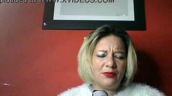 hey, lola is talking some dirty erotic things here, what do you think she's saying? kkkkk