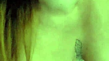 Young girl twerks for thick dick